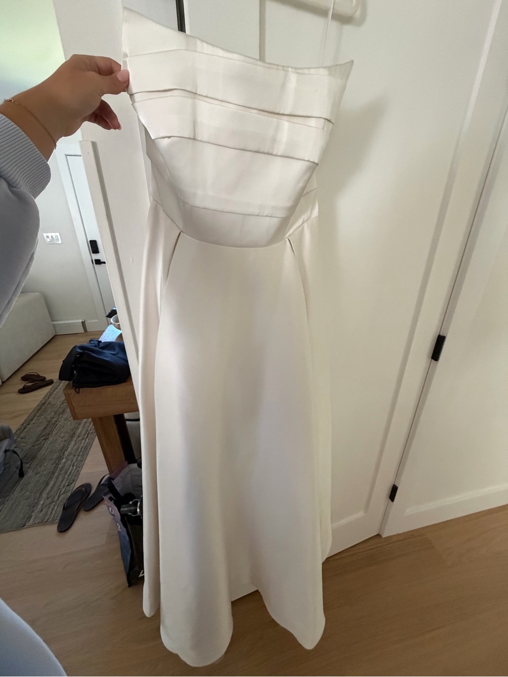 Elegant Strapless White Satin Midi Dress
